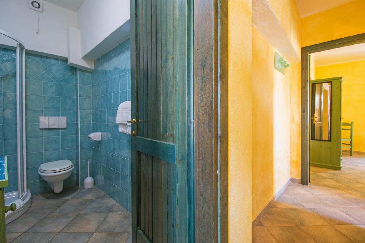Appartamento Gli Ontani Cala Liberotto Exteriör bild