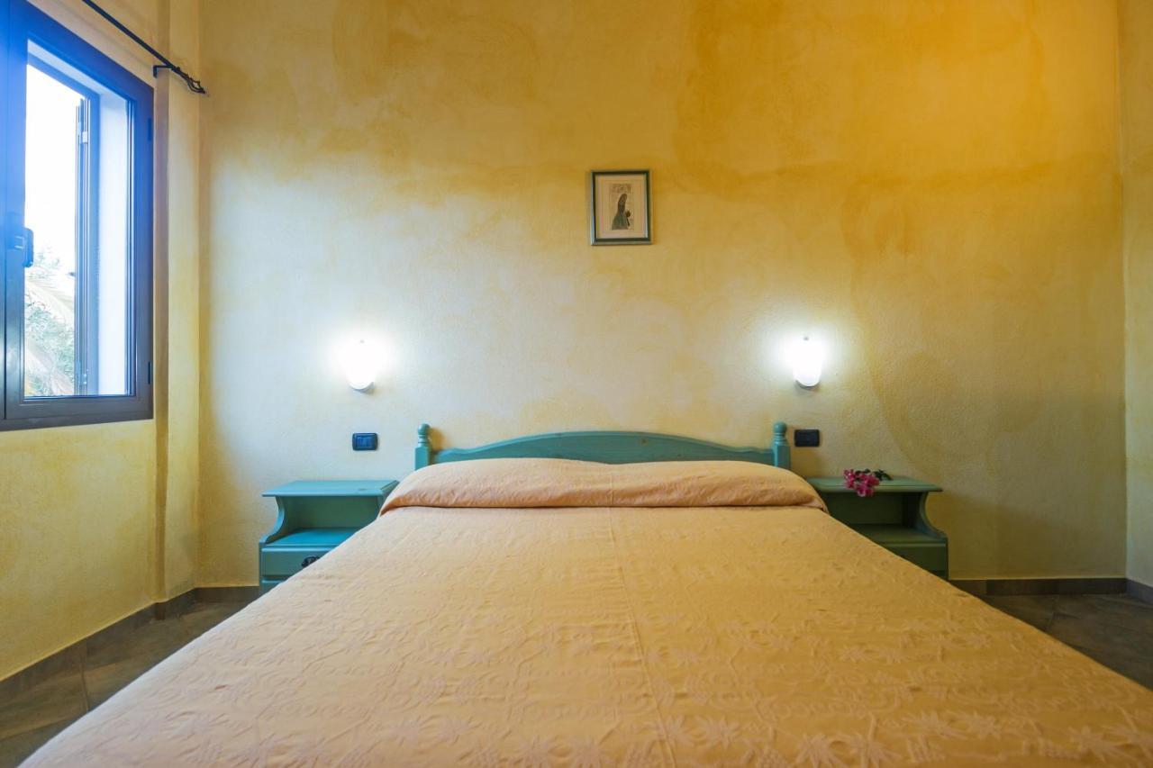 Appartamento Gli Ontani Cala Liberotto Exteriör bild