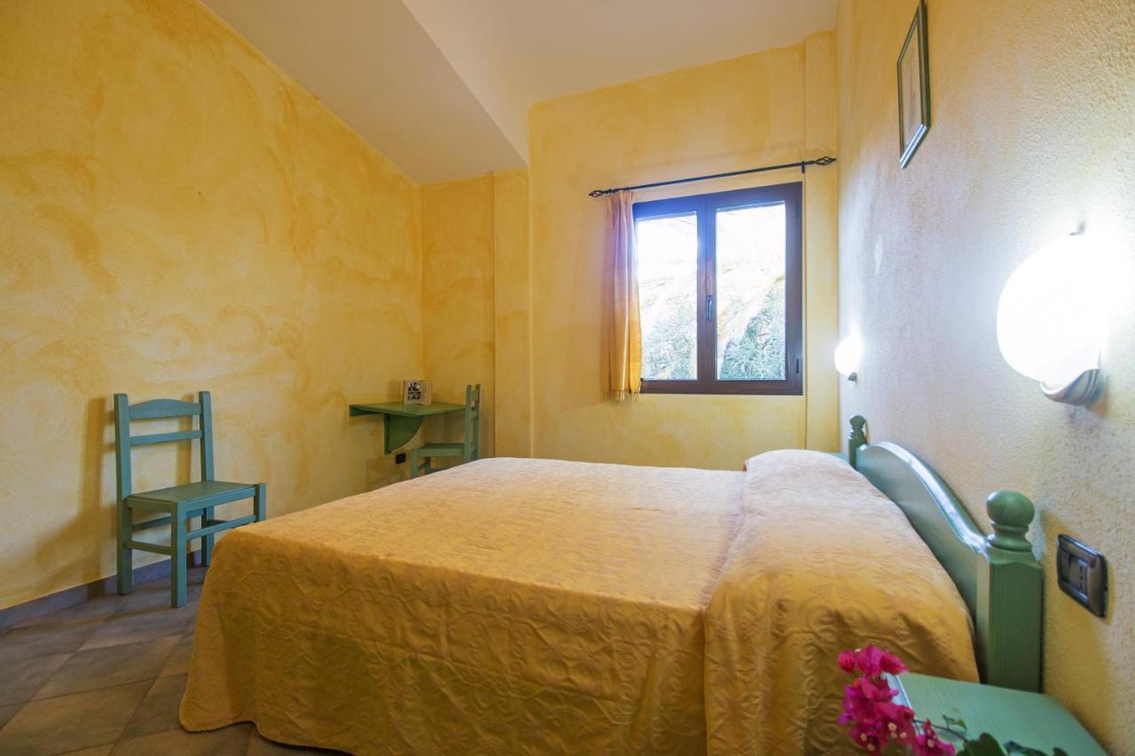 Appartamento Gli Ontani Cala Liberotto Exteriör bild