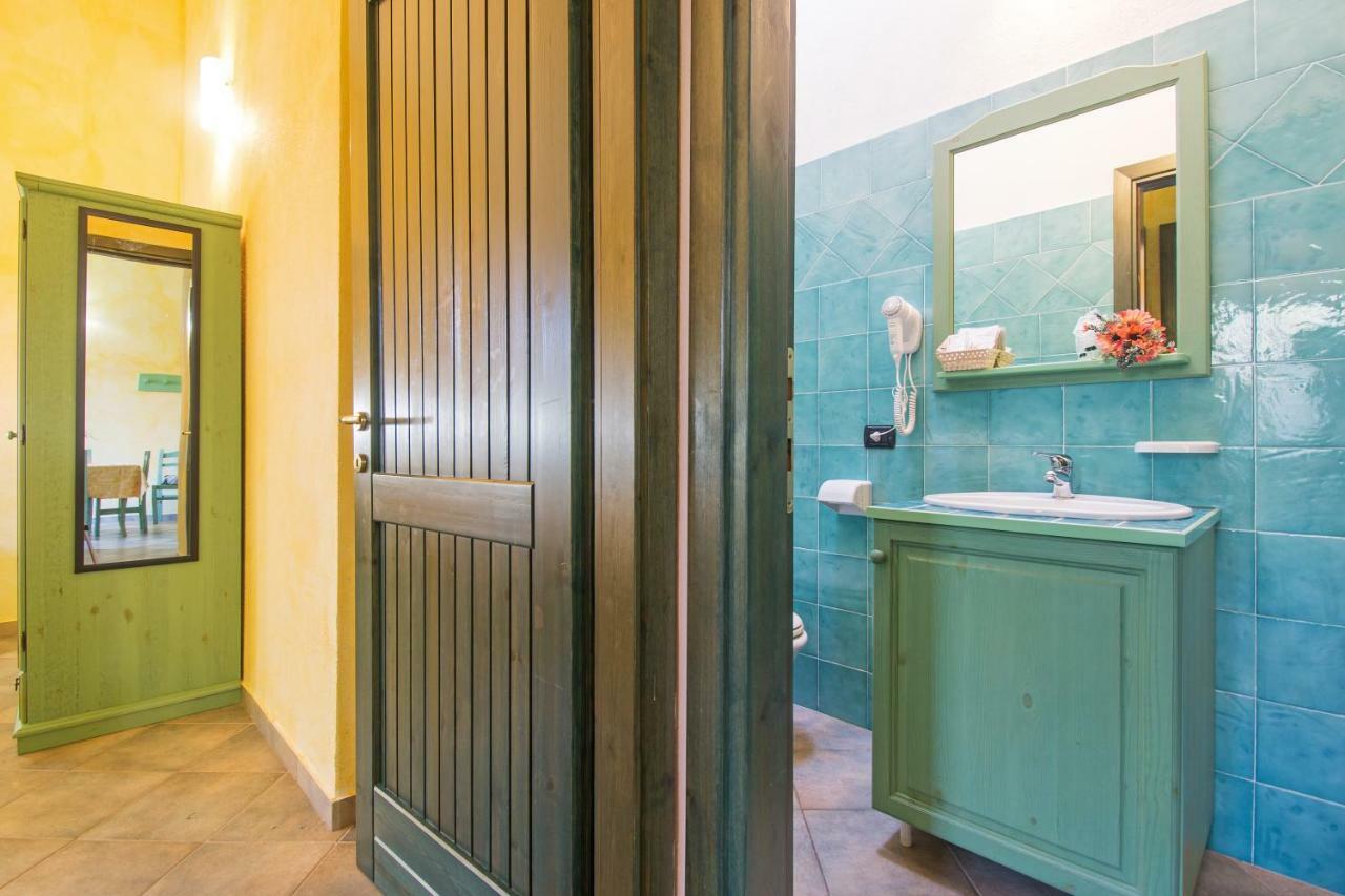 Appartamento Gli Ontani Cala Liberotto Exteriör bild