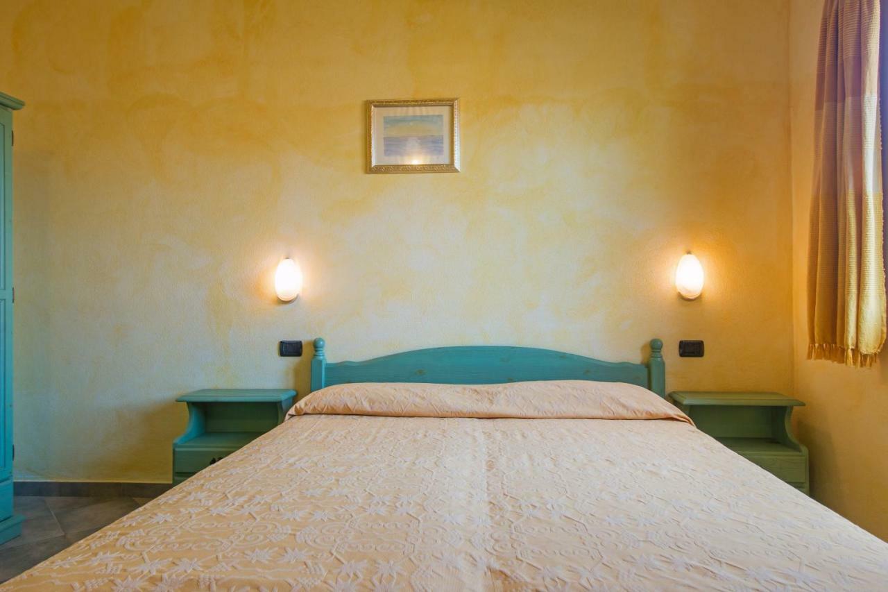 Appartamento Gli Ontani Cala Liberotto Exteriör bild