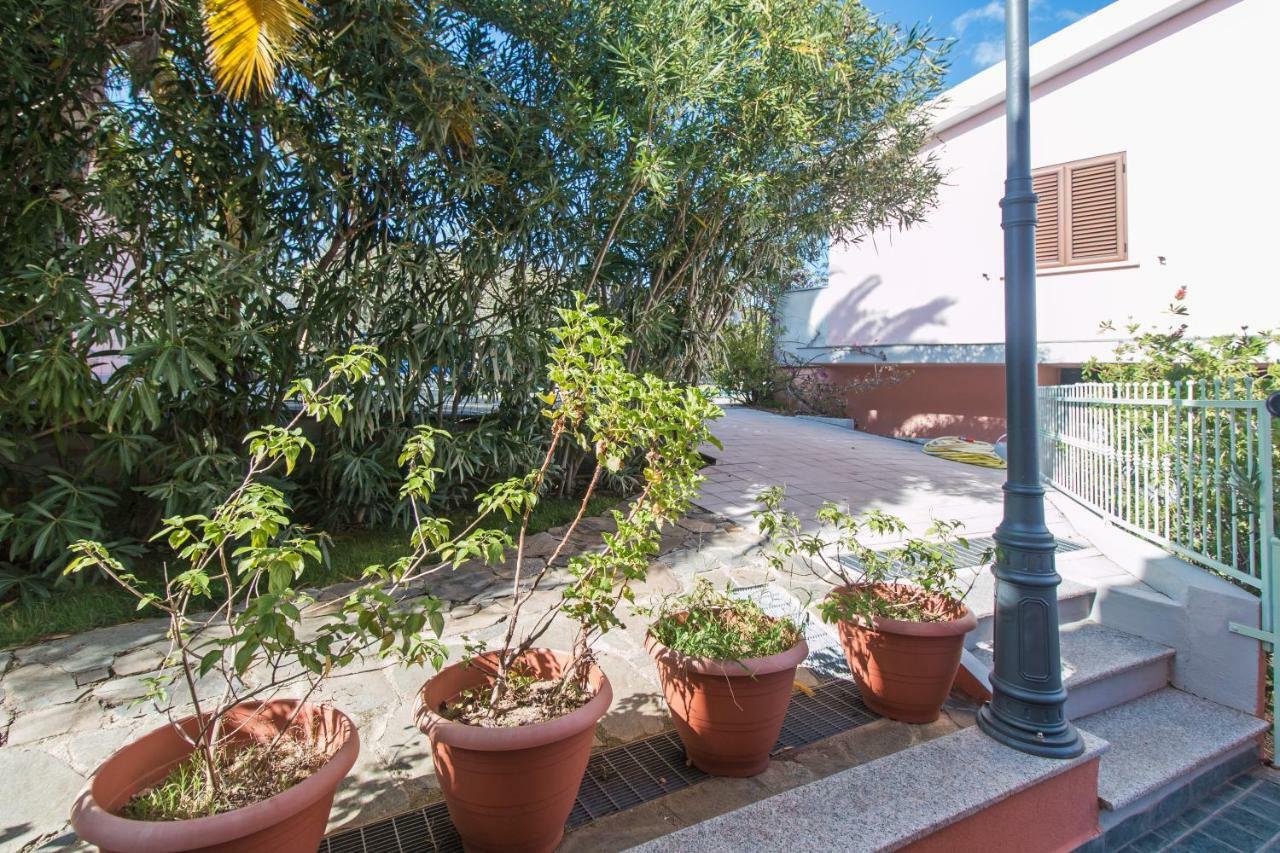 Appartamento Gli Ontani Cala Liberotto Exteriör bild