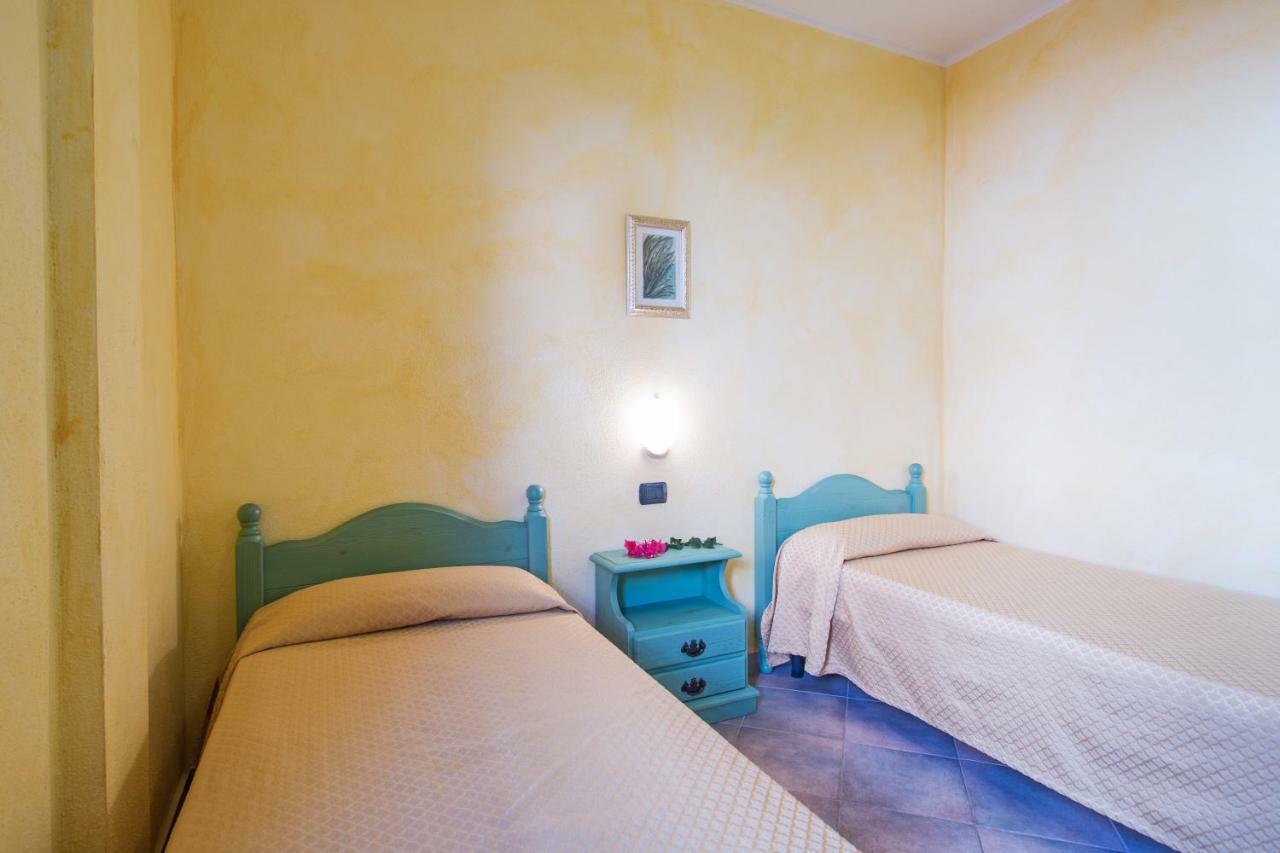 Appartamento Gli Ontani Cala Liberotto Exteriör bild